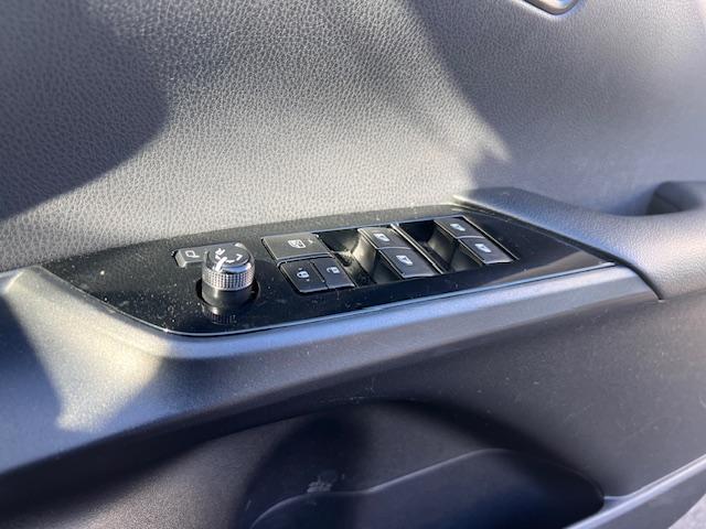 プリウス Ｓ　社外エアロ・新品ダウンサス・ＷＯＲＫ１８インチアルミ・ナビ・バックカメラ・ＥＴＣ・スマートキー（33枚目）