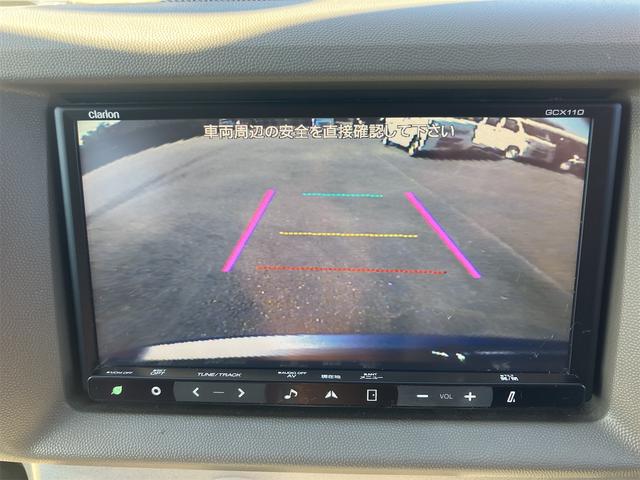 バックカメラ装備。駐車が苦手な方には欠かせません。
