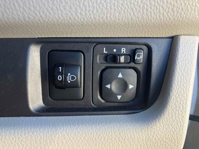 デイズ Ｘ　全周囲カメラ　スマートキー　アイドリングストップ　電動格納ミラー　ベンチシート　ＣＶＴ　盗難防止システム　ＡＢＳ　ＣＤ　ミュージックプレイヤー接続可　衝突安全ボディ　エアコン　パワーステアリング（9枚目）