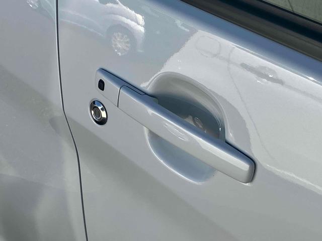 デイズ Ｘ　全周囲カメラ　スマートキー　アイドリングストップ　電動格納ミラー　ベンチシート　ＣＶＴ　盗難防止システム　ＡＢＳ　ＣＤ　ミュージックプレイヤー接続可　衝突安全ボディ　エアコン　パワーステアリング（26枚目）