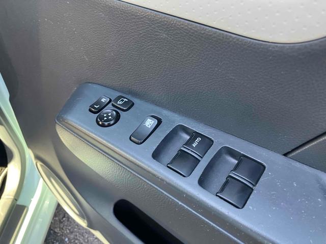 モコ Ｓ　ＥＴＣ　ナビ　キーレスエントリー　電動格納ミラー　ベンチシート　ＣＶＴ　盗難防止システム　ＡＢＳ　ＣＤ　ＵＳＢ　衝突安全ボディ　エアコン　パワーステアリング　パワーウィンドウ（11枚目）