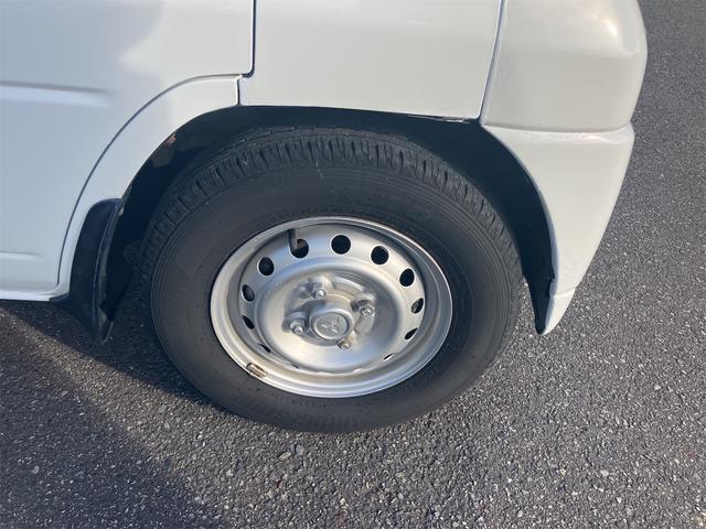 ミニキャブトラック 　４ＷＤ　軽トラック　ＭＴ　エアコン　運転席エアバッグ（12枚目）
