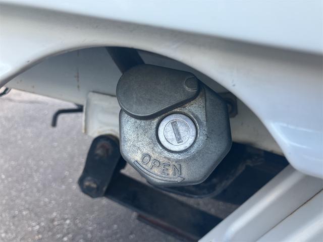 ミニキャブトラック 　４ＷＤ　軽トラック　ＭＴ　エアコン　運転席エアバッグ（17枚目）