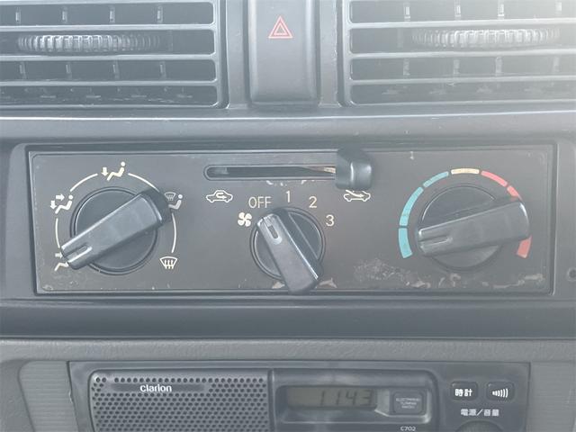 ミニキャブトラック 　４ＷＤ　軽トラック　ＭＴ　エアコン　運転席エアバッグ（32枚目）