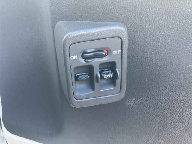 アクティトラック 　４ＷＤ　軽トラック　ＭＴ　キーレスエントリー　エアコン　パワーステアリング　パワーウィンドウ　運転席エアバッグ（6枚目）