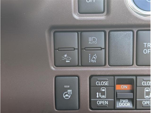 エスクァイア ハイブリッドGi プレミアムパッケージ 地上デジタル 衝突被害軽減 LEDライト Bカメラ クルコン スマートキー メモリナビ ナビ&TV キーレス ドラレコ 盗難防止装置 DVD再生 ABS 3列シート ETC アルミ オートエアコン(4枚目)