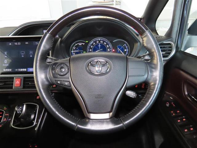 エスクァイア ハイブリッドGi プレミアムパッケージ 地上デジタル 衝突被害軽減 LEDライト Bカメラ クルコン スマートキー メモリナビ ナビ&TV キーレス ドラレコ 盗難防止装置 DVD再生 ABS 3列シート ETC アルミ オートエアコン(10枚目)