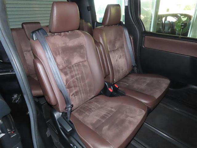 エスクァイア ハイブリッドGi プレミアムパッケージ 地上デジタル 衝突被害軽減 LEDライト Bカメラ クルコン スマートキー メモリナビ ナビ&TV キーレス ドラレコ 盗難防止装置 DVD再生 ABS 3列シート ETC アルミ オートエアコン(30枚目)