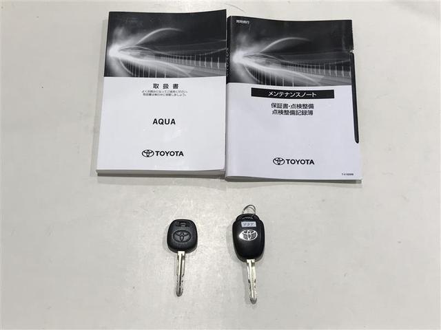 アクア S キーレスエントリ カーナビ ドラレコ付 オートエアコン デュアルエアバック ESC パワーウィンドウ AUX端子 ETC SRS パワーステアリング ABS メモリーナビ 被害軽減ブレーキ 記録簿付(11枚目)