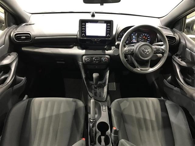 ヤリス Ｘ　被害軽減ブレーキ　Ｂカメラ　ドラレコ付　キーレスエントリー　ミュージックプレイヤー接続可　クルーズコントロール　ＥＴＣ車載器　ＥＳＣ　サイドエアバッグ　メモリーナビ　パワーステアリング　エアバック（2枚目）