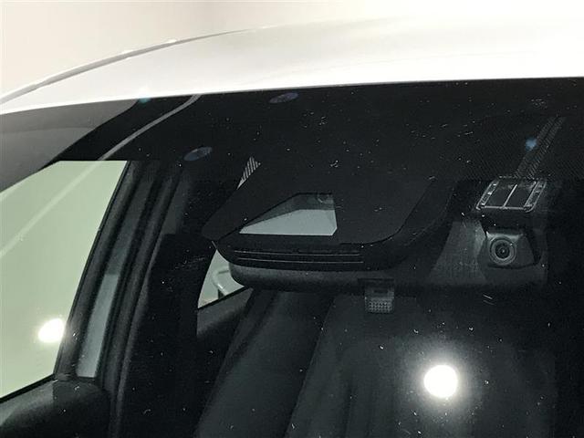 ヤリス Ｘ　被害軽減ブレーキ　Ｂカメラ　ドラレコ付　キーレスエントリー　ミュージックプレイヤー接続可　クルーズコントロール　ＥＴＣ車載器　ＥＳＣ　サイドエアバッグ　メモリーナビ　パワーステアリング　エアバック（3枚目）