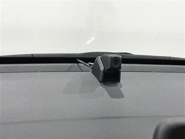 ヤリス Ｘ　被害軽減ブレーキ　Ｂカメラ　ドラレコ付　キーレスエントリー　ミュージックプレイヤー接続可　クルーズコントロール　ＥＴＣ車載器　ＥＳＣ　サイドエアバッグ　メモリーナビ　パワーステアリング　エアバック（6枚目）