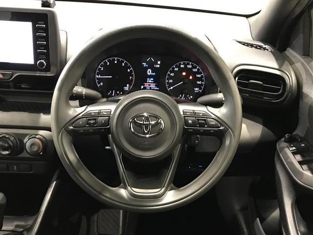 ヤリス Ｘ　被害軽減ブレーキ　Ｂカメラ　ドラレコ付　キーレスエントリー　ミュージックプレイヤー接続可　クルーズコントロール　ＥＴＣ車載器　ＥＳＣ　サイドエアバッグ　メモリーナビ　パワーステアリング　エアバック（10枚目）