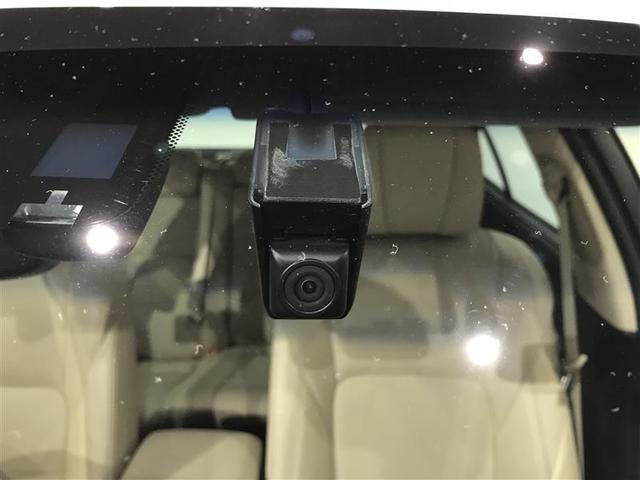 クラウンハイブリッド ロイヤルサルーンＧ　Ｂモニター　ＬＥＤヘッド　オートエアコン　ナビＴＶ　電動シート　フルセグＴＶ　盗難防止システム　ＡＵＸ　メモリーナビ　ドラレコ　キーレス　パワーウィンドウ　アルミホイール　横滑り防止装置　ＥＴＣ　ＰＳ（5枚目）