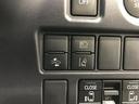 ヴォクシー ＺＳ　煌　地上デジタル　ＴＳＳ　アイドリングストップ車　パワーウィンド　横滑防止　整備記録簿　ＤＶＤ可　盗難防止装置　スマートエントリー　Ｂカメラ　ＡＵＸ　ＬＥＤヘッドライト　メモリーナビ　３列シート　ＥＴＣ（4枚目）