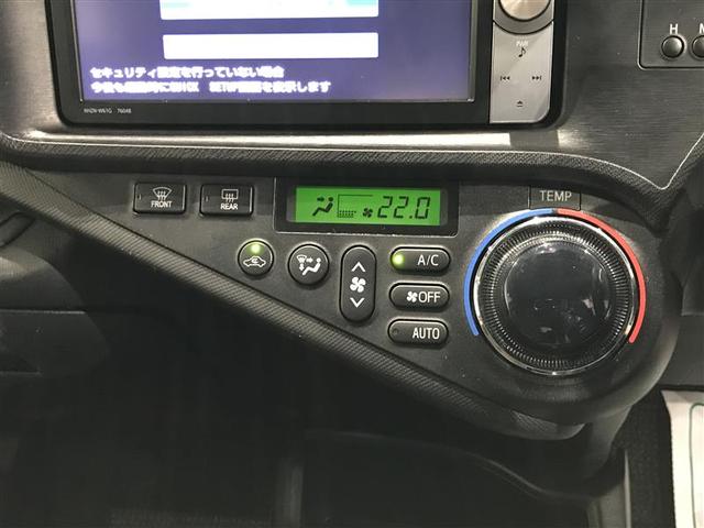 アクア Ｇ　ＡＵＸ入力　ＶＳＡ　運転席助手席エアバッグ　地デジ　Ｂカメ　ＡＵＴＯエアコン　スマートＫＥＹ　キーフリーシステム　セキュリティアラーム　パワーウィンドゥ　ＨＤＤナビゲーション　記録簿付　ナビＴＶ（18枚目）