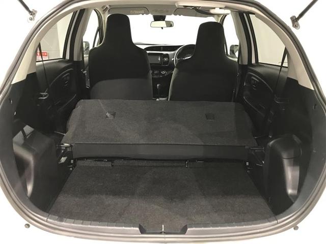 ヴィッツ F キーレスリモコン 元レンタカー バックガイドモニター デュアルエアバック 衝突軽減装置 ナビ 運転席エアバッグ イモビライザー パワーウインドウ ESC パワステ エアコン メモリナビ ABS 記録簿(28枚目)