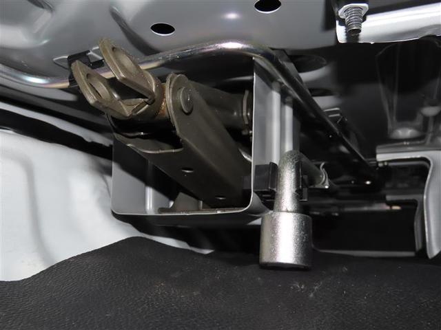 ハイゼットカーゴ ＤＸ　ＳＡＩＩＩ　ＤＶＤ再生可　横滑防止装置　メモリナビ　オートエアコン　キ－レス　記録簿あり　デュアルエアバッグ　エコアイドル　ナビＴＶ　前席パワーウィンドウ　ドライブレコーダー　運転席エアバッグ　パワーステアリング（17枚目）