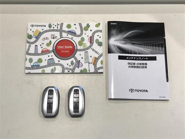 クラウンスポーツ ＲＳ　記録簿　サンルーフ　メモリーナビ　ナビＴＶ　地デジ　バックカメラ　ＥＴＣ　ミュージックプレイヤー接続可　パワーシート　クルーズコントロール　盗難防止装置　横滑り防止機能　キーレス　スマートキー（11枚目）