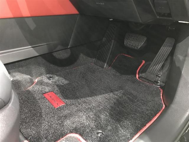 クラウンスポーツ ＲＳ　記録簿　サンルーフ　メモリーナビ　ナビＴＶ　地デジ　バックカメラ　ＥＴＣ　ミュージックプレイヤー接続可　パワーシート　クルーズコントロール　盗難防止装置　横滑り防止機能　キーレス　スマートキー（16枚目）