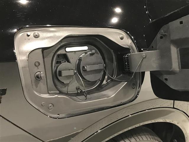 クラウンスポーツ ＲＳ　記録簿　サンルーフ　メモリーナビ　ナビＴＶ　地デジ　バックカメラ　ＥＴＣ　ミュージックプレイヤー接続可　パワーシート　クルーズコントロール　盗難防止装置　横滑り防止機能　キーレス　スマートキー（22枚目）