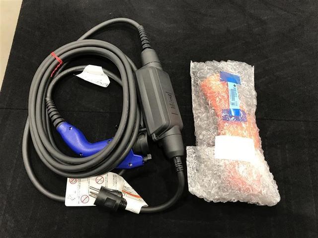 プリウス Z 衝突被害軽減ブレーキ 地デジ アルミ クルコン LEDライト ABS Pシート オートエアコン バックカメラ スマートキー メモリーナビ ミュージックプレイヤー接続可 ドラレコ パワステ ETC(20枚目)