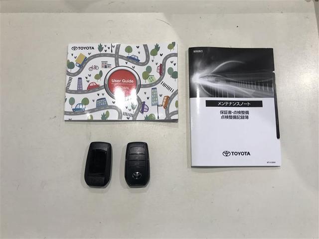 クラウンクロスオーバー Ｇアドバンスド　衝突軽減装置　フルセグテレビ　クルコン　横滑防止装置　ドライブレコーダー　ＬＥＤヘッドライト　記録簿　Ｂカメラ　Ｐシート　ＥＴＣ　オートエアコン　ＡＣ１００Ｖ電源　ＡＵＸ　エアバッグ　４ＷＤ　キーレス（14枚目）