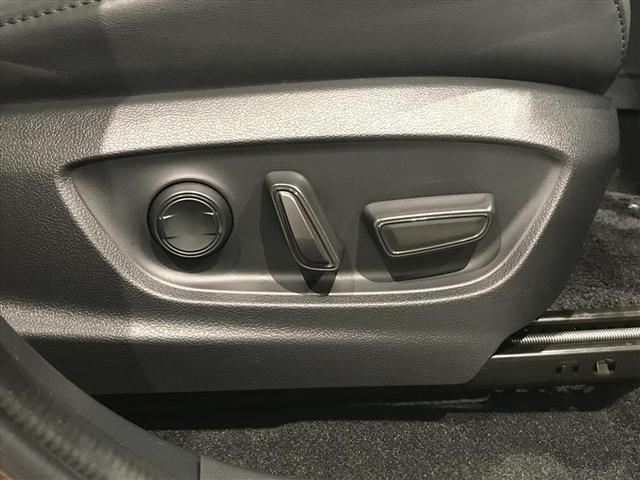 クラウンクロスオーバー Ｇアドバンスド　衝突軽減装置　フルセグテレビ　クルコン　横滑防止装置　ドライブレコーダー　ＬＥＤヘッドライト　記録簿　Ｂカメラ　Ｐシート　ＥＴＣ　オートエアコン　ＡＣ１００Ｖ電源　ＡＵＸ　エアバッグ　４ＷＤ　キーレス（30枚目）