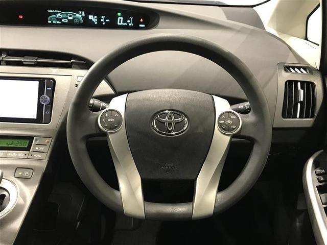 プリウス Ｓ　Ｂモニタ－　フルセグ地デジ　ＡＵＸ接続可　インテリキー　デュアルエアバック　エアＢ　イモビライザー　ドライブレコ－ダ－　ＤＶＤ再生可能　ナビＴＶ　ＡＵＴＯエアコン　横スベリ防止　アルミホイール　ＡＢＳ（7枚目）