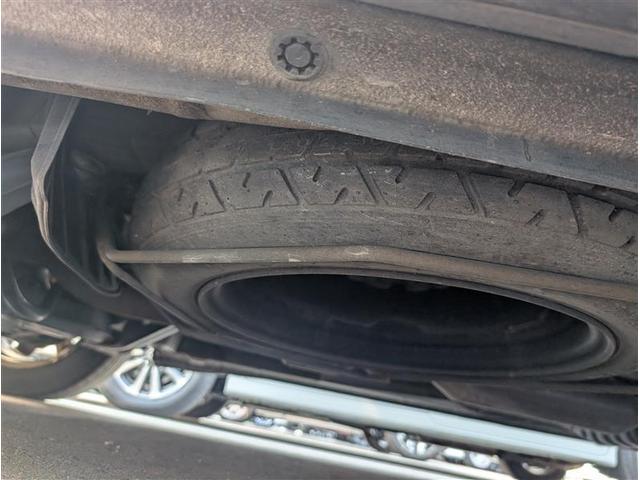 ヴォクシー ZS 煌II スマートキー&プッシュスタート キーレス リアオートエアコン 盗難防止装置 パワーウィンドウ DVD再生可 エアコン TVナビ パワステ Wエアバッグ ウォークスルー ミュージックプレイヤー接続可(22枚目)