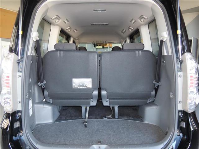 ヴォクシー ZS 煌II スマートキー&プッシュスタート キーレス リアオートエアコン 盗難防止装置 パワーウィンドウ DVD再生可 エアコン TVナビ パワステ Wエアバッグ ウォークスルー ミュージックプレイヤー接続可(27枚目)