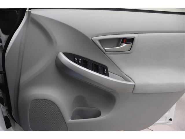 プリウス Ｓ　Ｂモニタ－　ＡＵＸ接続可　インテリキー　デュアルエアバック　エアＢ　イモビライザー　ナビＴＶ　ＡＵＴＯエアコン　横スベリ防止　アルミホイール　ＥＴＣ装備　ＡＢＳ　サイドエアバッグ　パワーステアリング（20枚目）