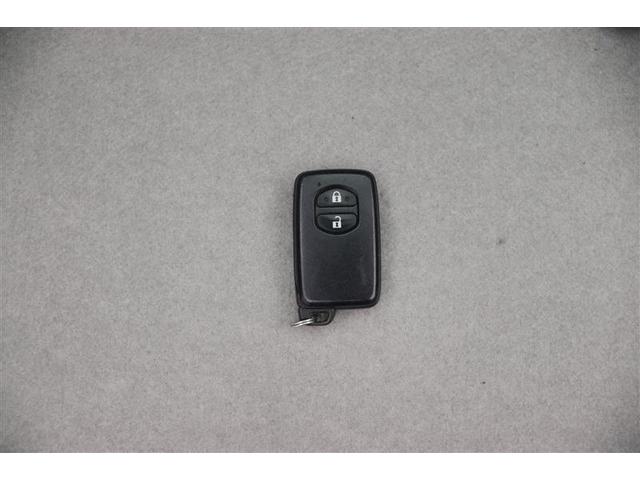 プリウス Ｓ　Ｂモニタ－　ＡＵＸ接続可　インテリキー　デュアルエアバック　エアＢ　イモビライザー　ナビＴＶ　ＡＵＴＯエアコン　横スベリ防止　アルミホイール　ＥＴＣ装備　ＡＢＳ　サイドエアバッグ　パワーステアリング（30枚目）