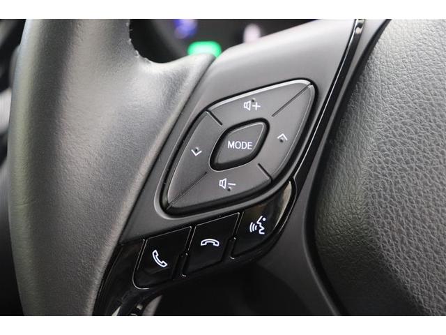 【ステアリングスイッチ】ハンズフリー電話や音声認識、オーディオ等が操作出来ます！走行中に視線を切らさず出来る手元操作は安全運転に貢献してくれます♪