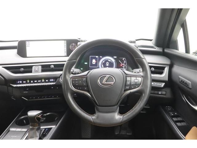 ＵＸ ＵＸ２５０ｈ　バージョンＬ　衝突軽減装置　Ｂカメラ　レザーシート　ＥＴＣ　ＬＥＤヘッドライト　クルーズコントロール　ドラレコ　ＤＶＤ再生　ミュージックプレイヤー接続可　エアバッグ　スマートキー　メモリーナビ　助手席エアバッグ（9枚目）