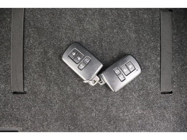 シエンタ ハイブリッドG クエロ 点検記録簿 地デジTV 盗難防止 横滑り防止 LEDライト スマートキー ETC バックモニタ DVD オ-トエアコン AUX メモリ-ナビ エアバッグ AW 3列シート ナビ&TV ABS(40枚目)