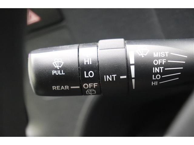 アクア Ｓ　スマートキープッシュスタート　キーレスエントリ　フルセグ地デジ　イモビ　ナビ＆ＴＶ　オートエアコン　デュアルエアバック　ＥＳＣ　Ｂカメラ　パワーウィンドウ　ＡＵＸ端子　ＳＲＳ　パワーステアリング（14枚目）