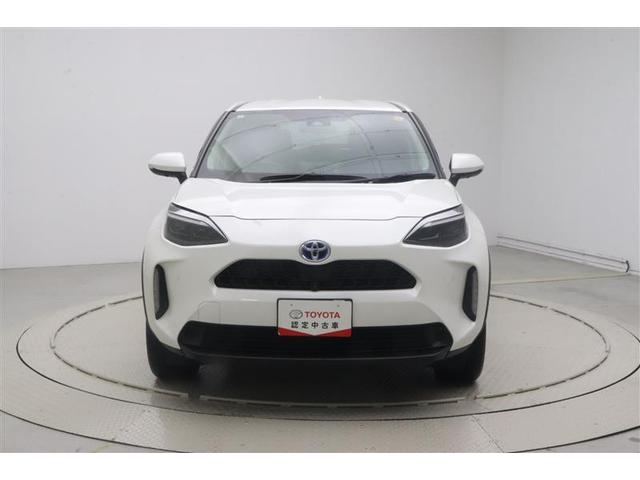 ヤリスクロス ハイブリッドＺ　インテリジェントキー　アルミホイル　ＬＥＤライト　１オ－ナ－　リアカメラ　クルーズコントロール　整備記録簿　横滑り防止システム　ナビＴＶ　メモリーナビゲーション　電動シ－ト　パワステ　オートエアコン（2枚目）