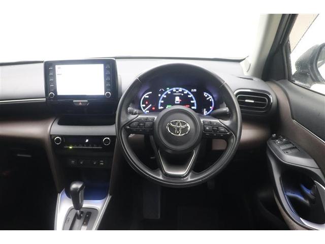 ヤリスクロス ハイブリッドＺ　インテリジェントキー　アルミホイル　ＬＥＤライト　１オ－ナ－　リアカメラ　クルーズコントロール　整備記録簿　横滑り防止システム　ナビＴＶ　メモリーナビゲーション　電動シ－ト　パワステ　オートエアコン（10枚目）