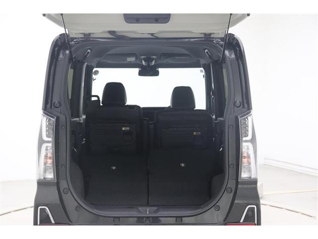 後部座席を倒すことでより多くの荷物を積むことが出来ます♪