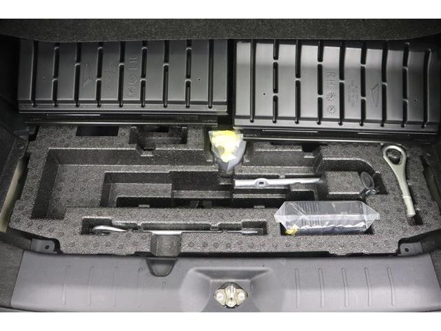 ラゲージスペースには床下収納も備わっています！洗車グッズ等を入れておく収納スペースとして便利に使えます♪