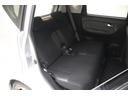 後部座席も足元スペースはしっかり確保されていて、ゆとりの広さです♪