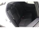 後部座席も足元スペースはしっかり確保されていて、ゆとりの広さです♪