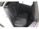 後部座席も足元スペースはしっかり確保されていて、ゆとりの広さです♪