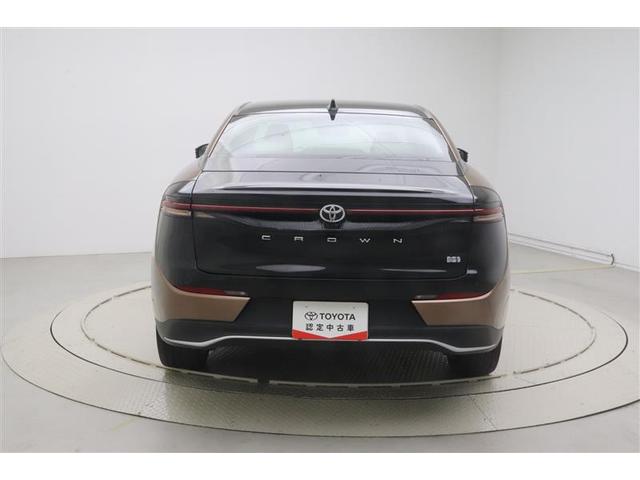 クラウンクロスオーバー Gアドバンスド・レザーパッケージ TSS レザー フルセグTV パワーシート LEDヘッドライト クルーズコントロール Bカメラ オートエアコン アルミホイル ワンオーナー ETC付 横滑り防止装置 4WD TV 盗難防止装置 ABS(5枚目)