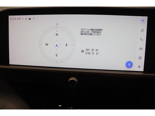 クラウンクロスオーバー Gアドバンスド・レザーパッケージ TSS レザー フルセグTV パワーシート LEDヘッドライト クルーズコントロール Bカメラ オートエアコン アルミホイル ワンオーナー ETC付 横滑り防止装置 4WD TV 盗難防止装置 ABS(12枚目)