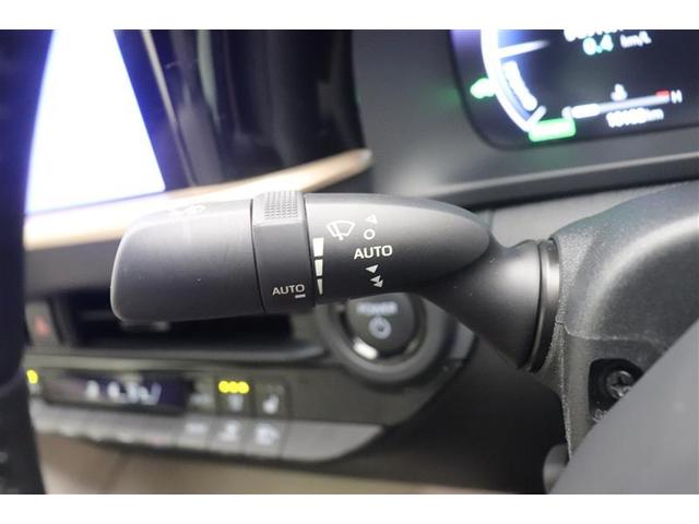 クラウンクロスオーバー Gアドバンスド・レザーパッケージ TSS レザー フルセグTV パワーシート LEDヘッドライト クルーズコントロール Bカメラ オートエアコン アルミホイル ワンオーナー ETC付 横滑り防止装置 4WD TV 盗難防止装置 ABS(17枚目)