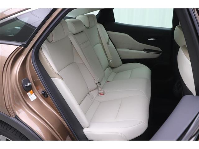 クラウンクロスオーバー Gアドバンスド・レザーパッケージ TSS レザー フルセグTV パワーシート LEDヘッドライト クルーズコントロール Bカメラ オートエアコン アルミホイル ワンオーナー ETC付 横滑り防止装置 4WD TV 盗難防止装置 ABS(29枚目)