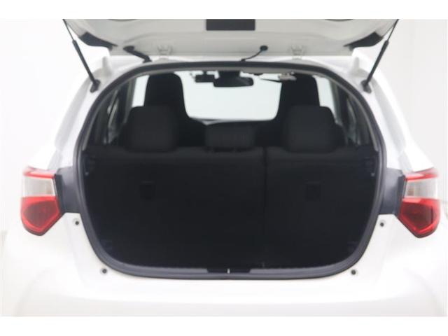 ヴィッツ ハイブリッドＦ　横滑り防止機能　盗難防止装置　ドライブレコーダー　キーレス　パワーステアリング　エアコン　パワーウィンドウ　ＡＢＳ　デュアルエアバッグ　エアバッグ　踏み間違い防止（34枚目）