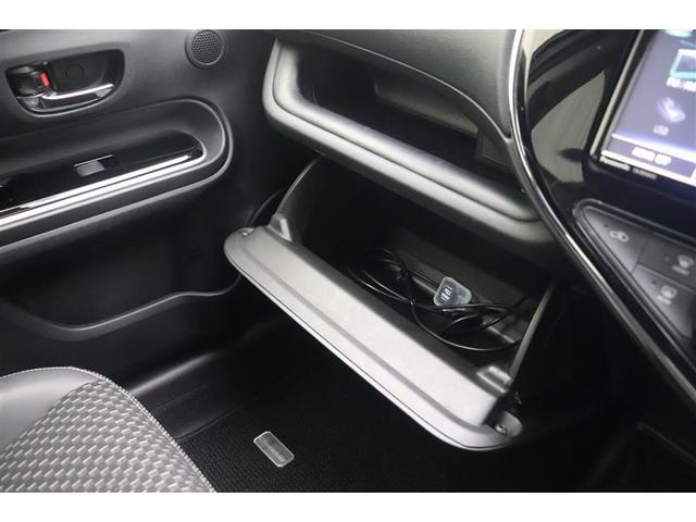 アクア クロスオーバー　メディアプレイヤー接続　Ｂカメラ　地デジ　イモビライザー　ナビＴＶ　エアコン　ＬＥＤ　ＥＳＣ　記録簿　ドライブレコーダー　アルミホイール　キーフリー　ＤＶＤ再生可　ＥＴＣ　パワーステアリング　ＡＢＳ（27枚目）